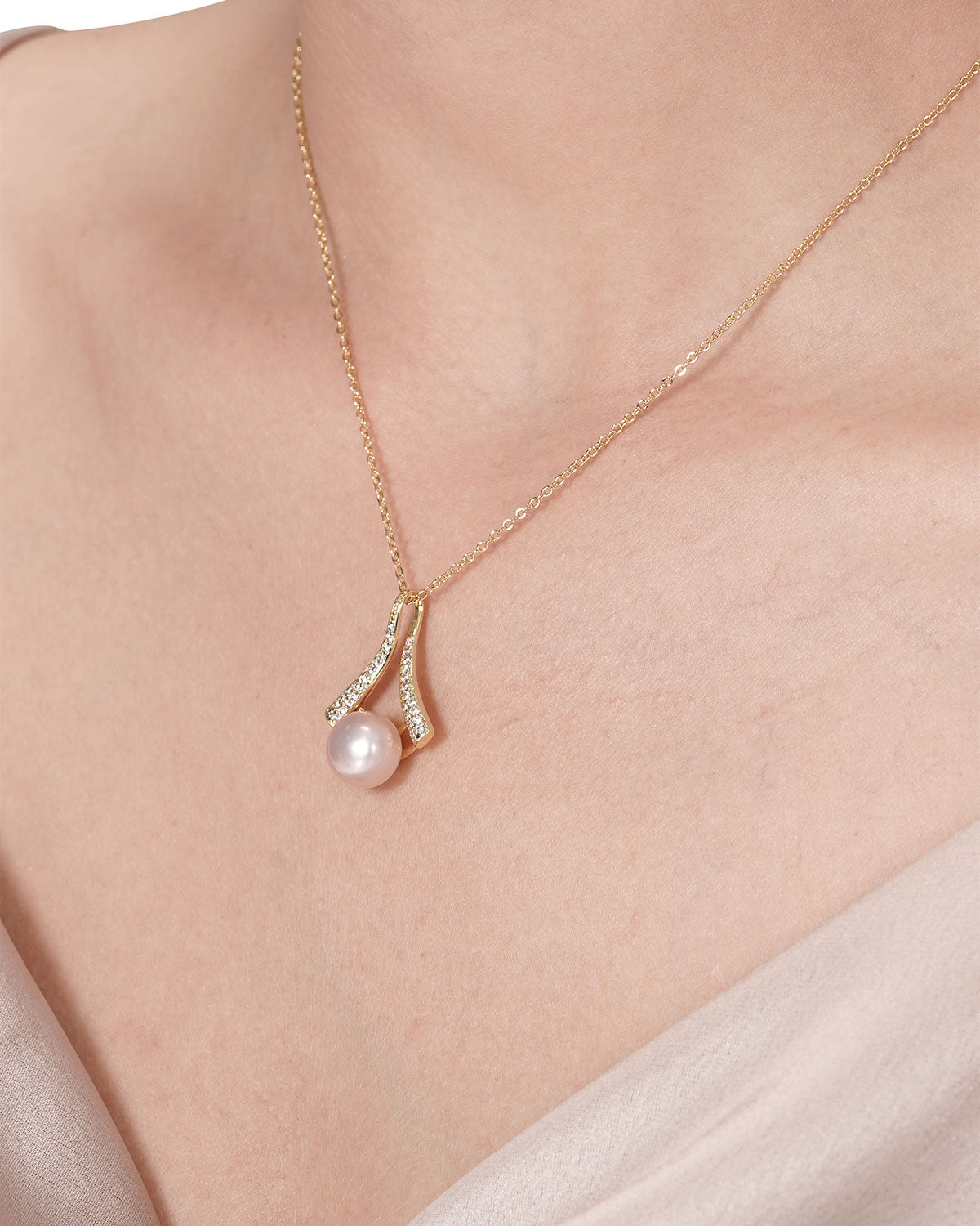 10-11mm Pink Freshwater Pearl & Diamond Pendant