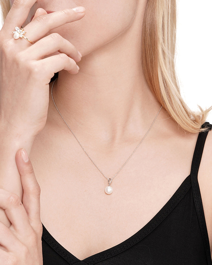 8.5mm White Freshwater Pearl Simplicity Pendant